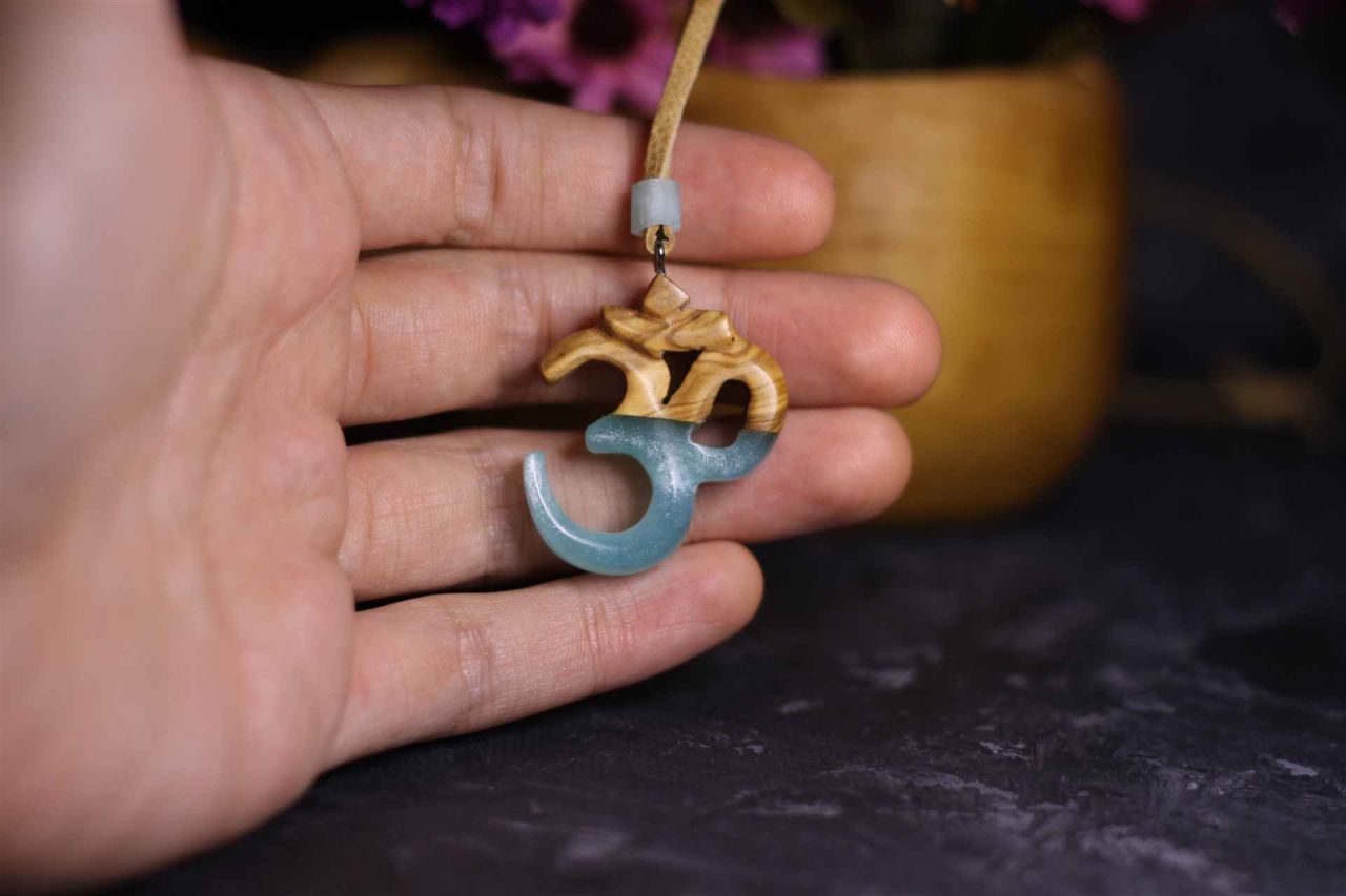 Om (AUM)