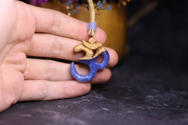 Om (AUM)
