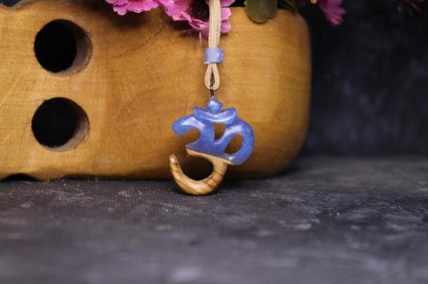 Om (AUM)